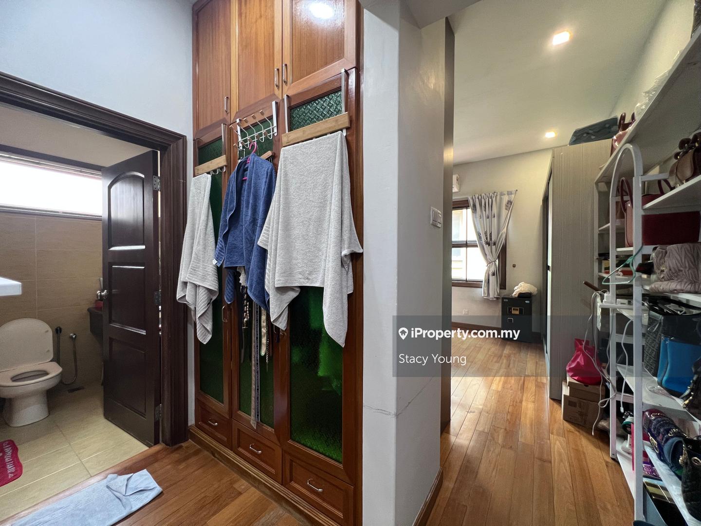 Bungalow House for Sale in Bukit Gita Bayu, Seri Kembangan by Stacy Young - iProperty.com.my