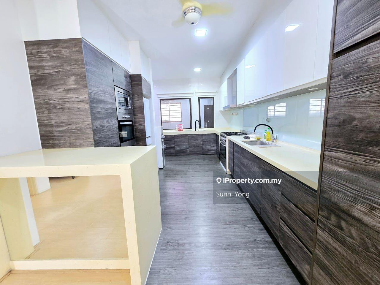 Rumah Berangkai 3 Tingkat untuk Dijual di Kinrara Residence, Puchong oleh Sunni Yong - iProperty.com.my