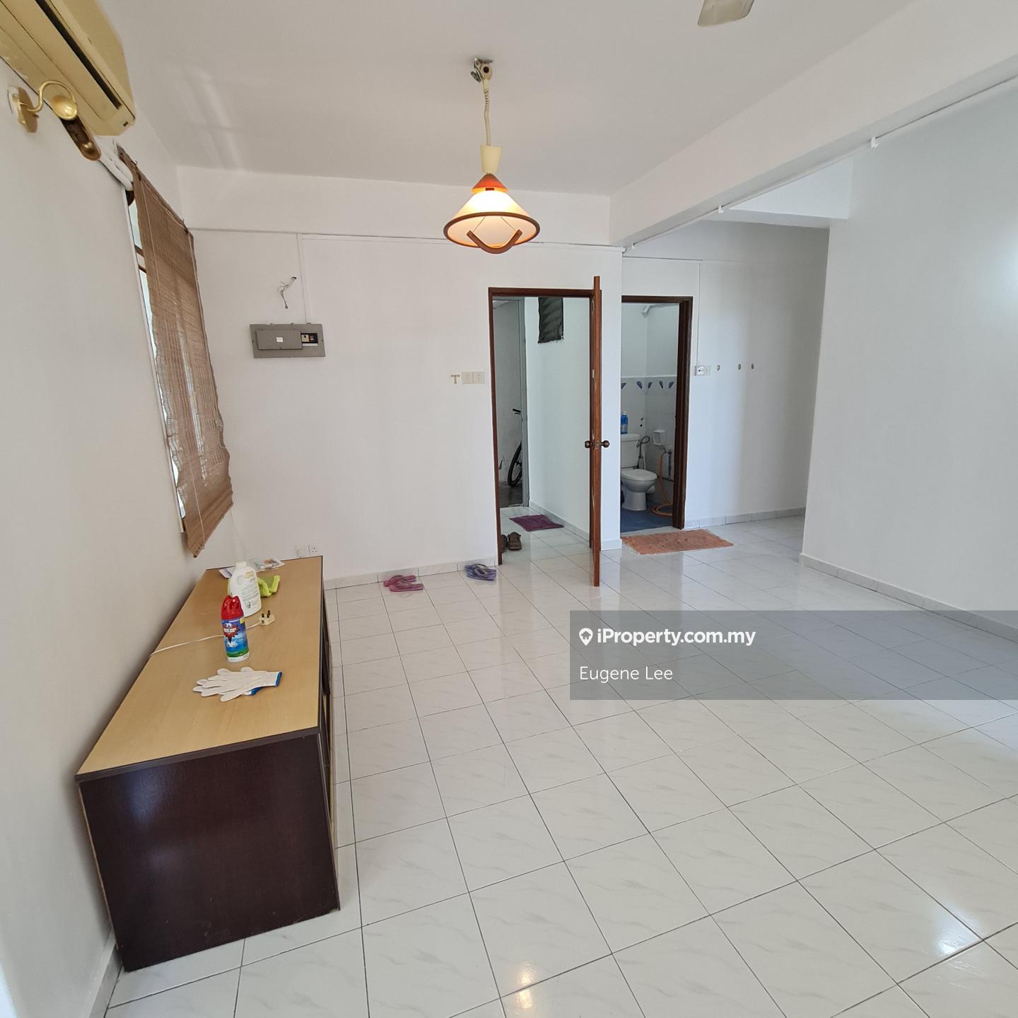 Condominium for Sale in Azuria Condominium by Eugene Lee - iProperty.com.my