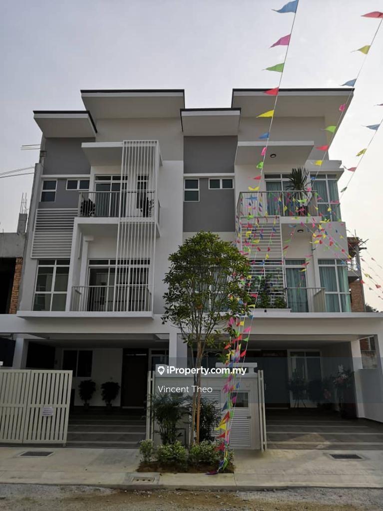 Semi-Detached House for Sale in puncak indah ampang, Ampang by Vincent Theo - iProperty.com.my
