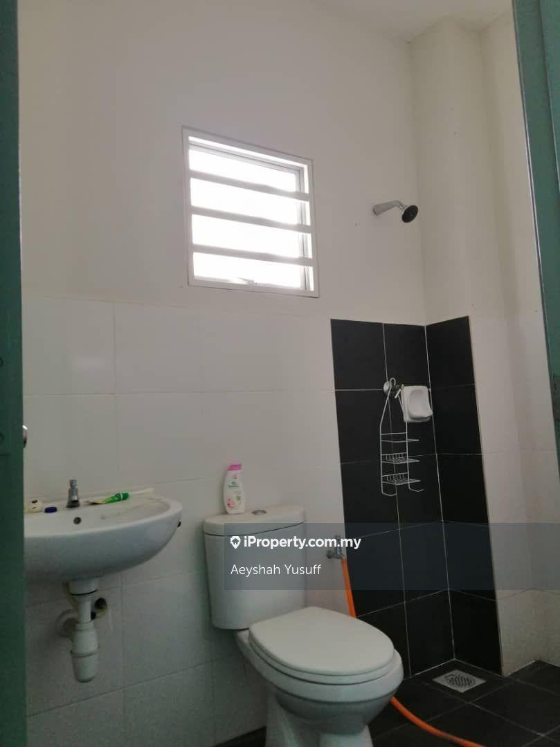 Cluster House for Sale in Puncak Alam Corner, Ktchen Extended, Puncak Alam by Aeyshah Yusuff - iProperty.com.my