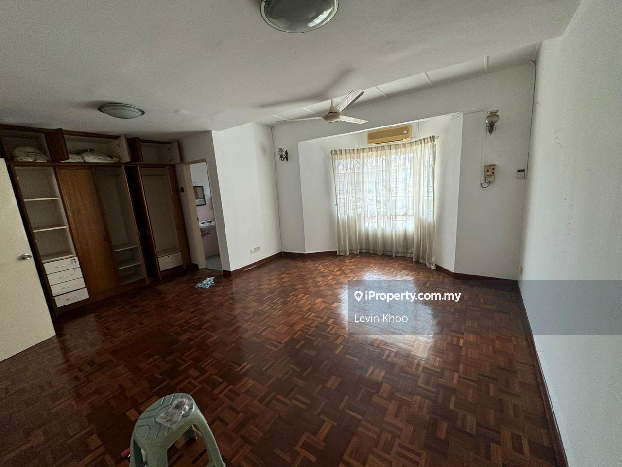 Rumah Berangkai 2.5 Tingkat untuk Dijual di Bandar Country Homes, Rawang oleh Levin Khoo - iProperty.com.my