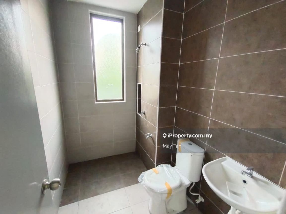 Rumah Berangkai 2 Tingkat untuk Dijual di Taman Mengkibol/Free lawyer &Stamp duty, Kluang oleh May Tan - iProperty.com.my