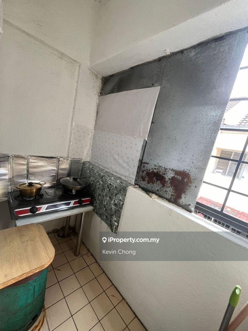 Apartment for Sale in Makmur Apartment by Kevin Chong - iProperty.com.my