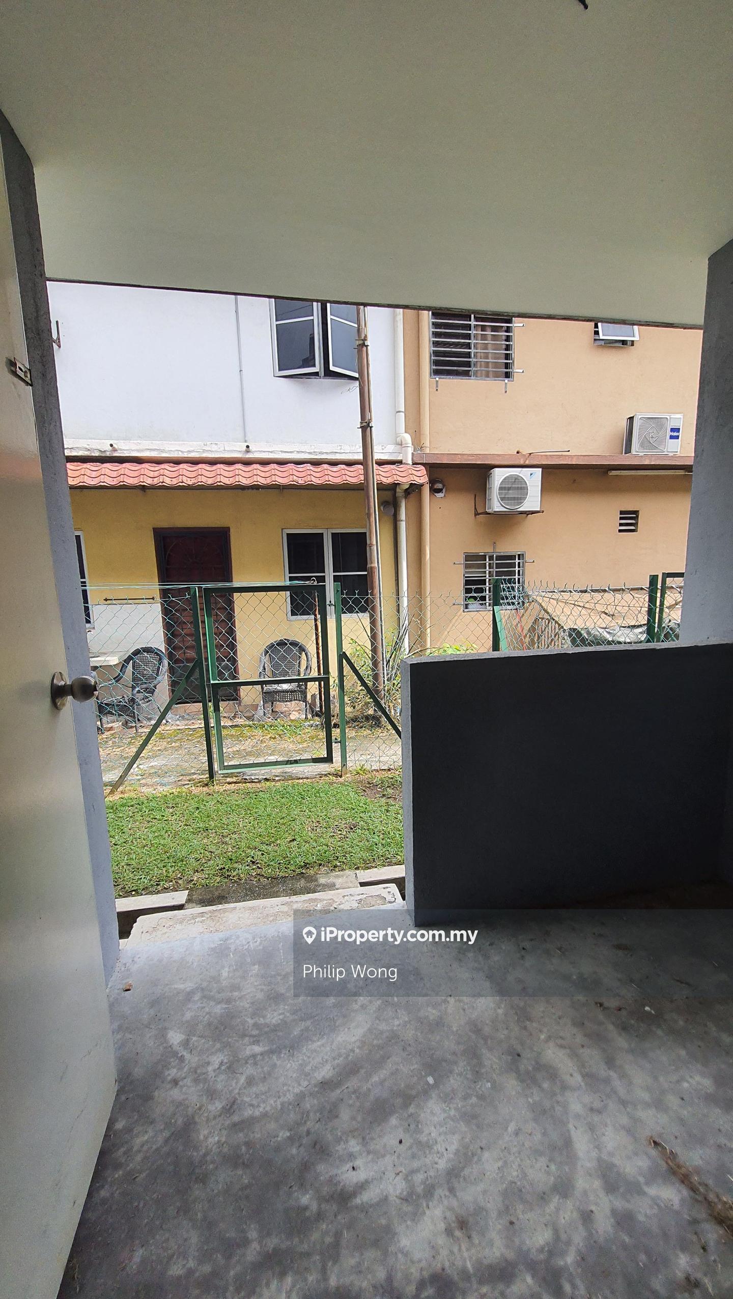 Rumah Berangkai 2 Tingkat untuk Dijual di Taman Serdang Raya, Seri Kembangan oleh Philip Wong - iProperty.com.my