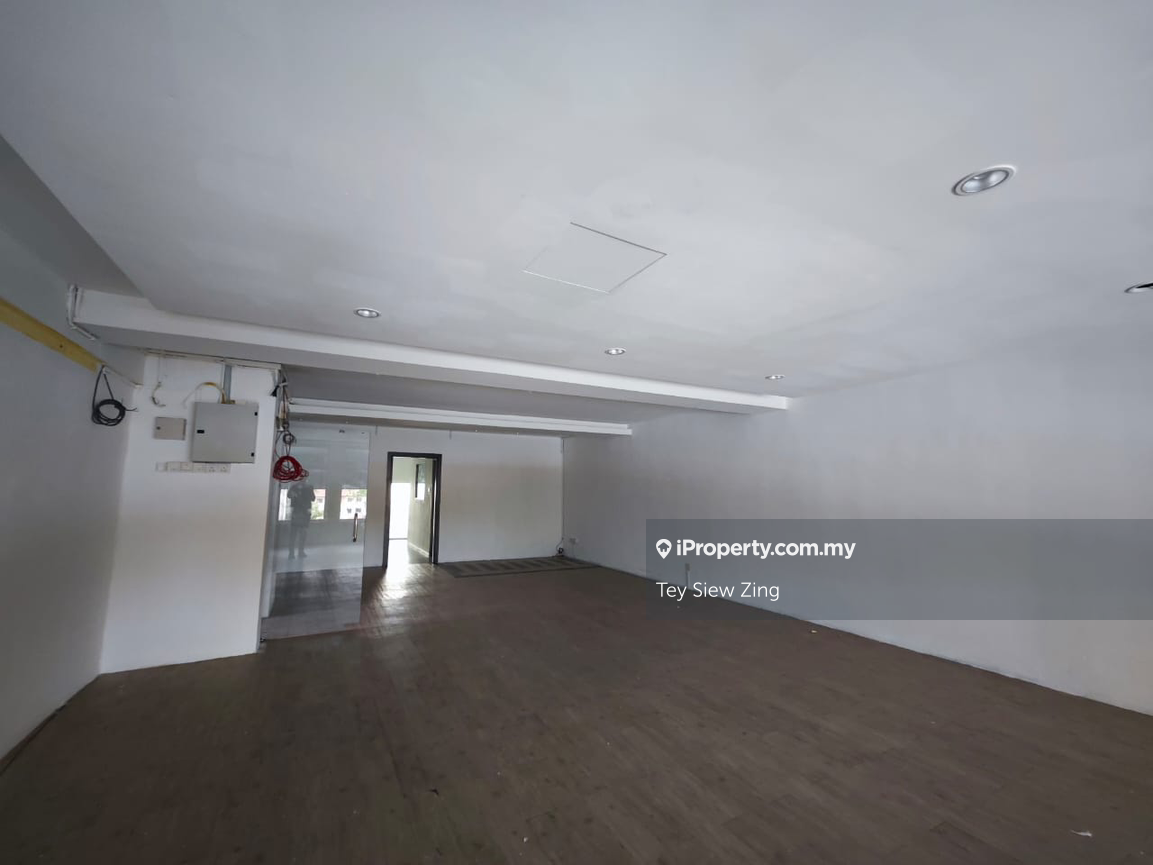 Shop-Office for Rent in Bandar Putra Permai, Seri Kembangan by Tey Siew Zing - iProperty.com.my