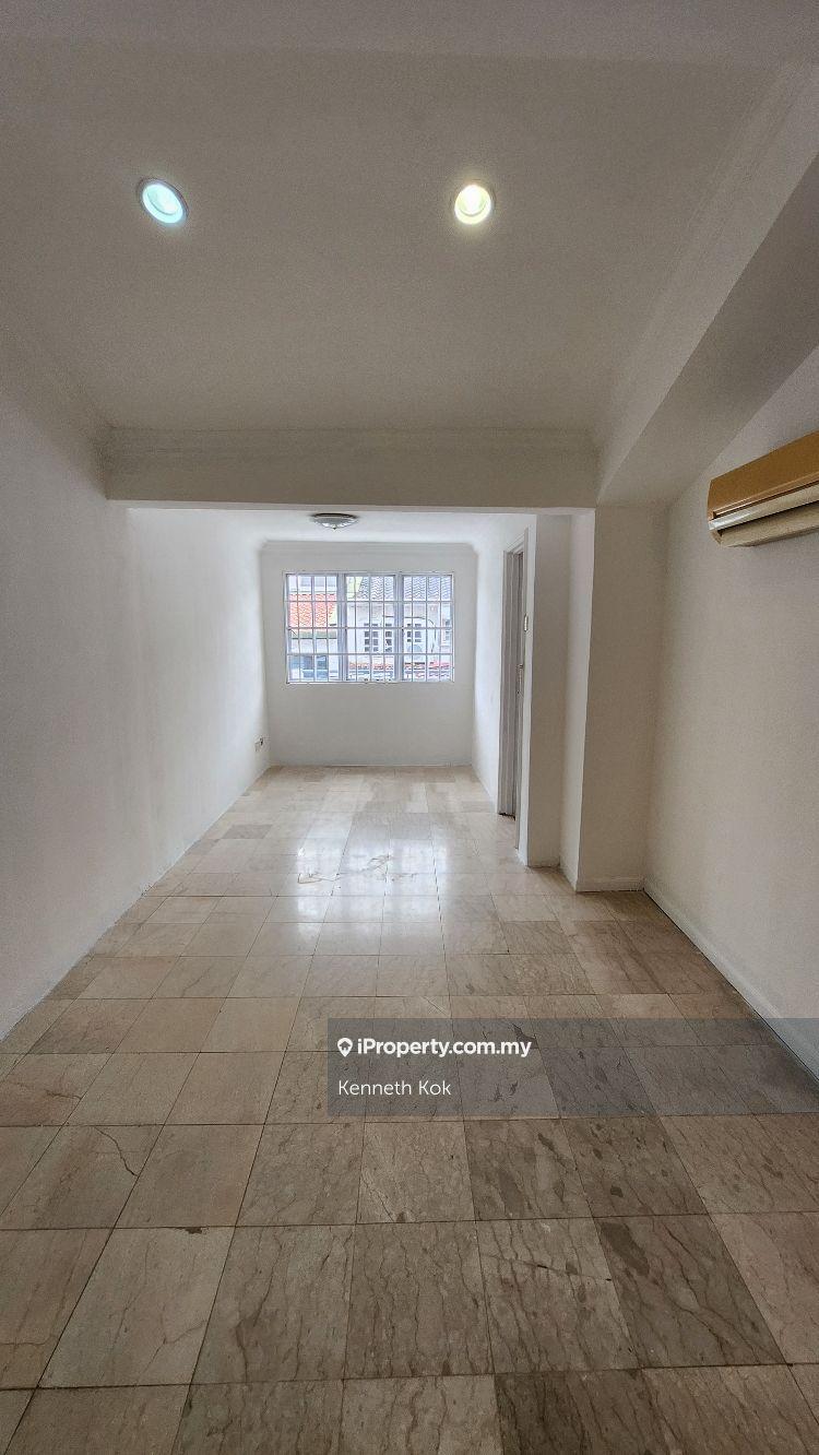 Rumah Berangkai 2 Tingkat untuk Dijual di SS12, Subang Jaya oleh Kenneth Kok - iProperty.com.my