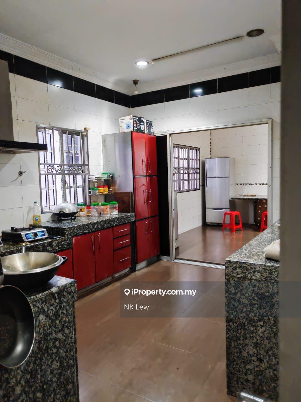 Rumah Berangkai 2 Tingkat untuk Dijual di Taman Bukit Serdang, Seri Kembangan oleh NK Lew - iProperty.com.my