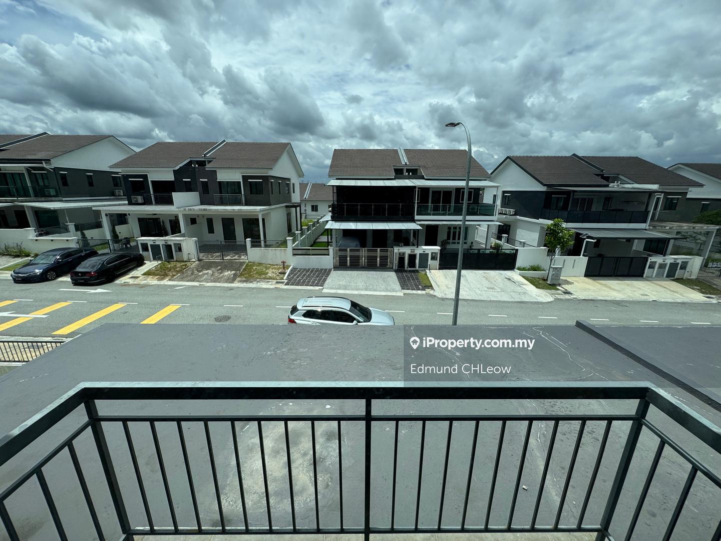Rumah Berkembar untuk Dijual di Taman Anggun, Rawang oleh Edmund CHLeow - iProperty.com.my