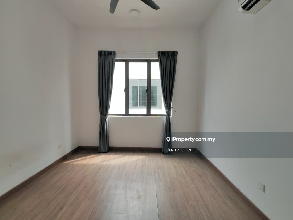 Rumah Berangkai 3 Tingkat untuk Dijual di Lakepoint Residence, Cyberjaya oleh Joanne Tei - iProperty.com.my