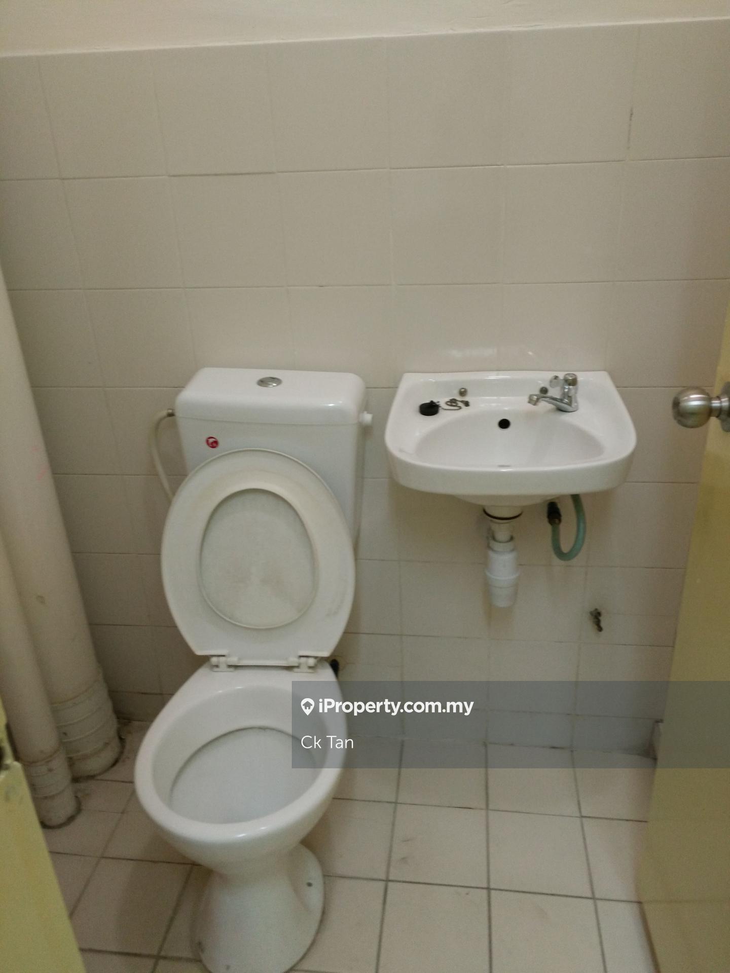 Apartment for Rent in Pangsapuri Lagoon Perdana by Ck Tan - iProperty.com.my