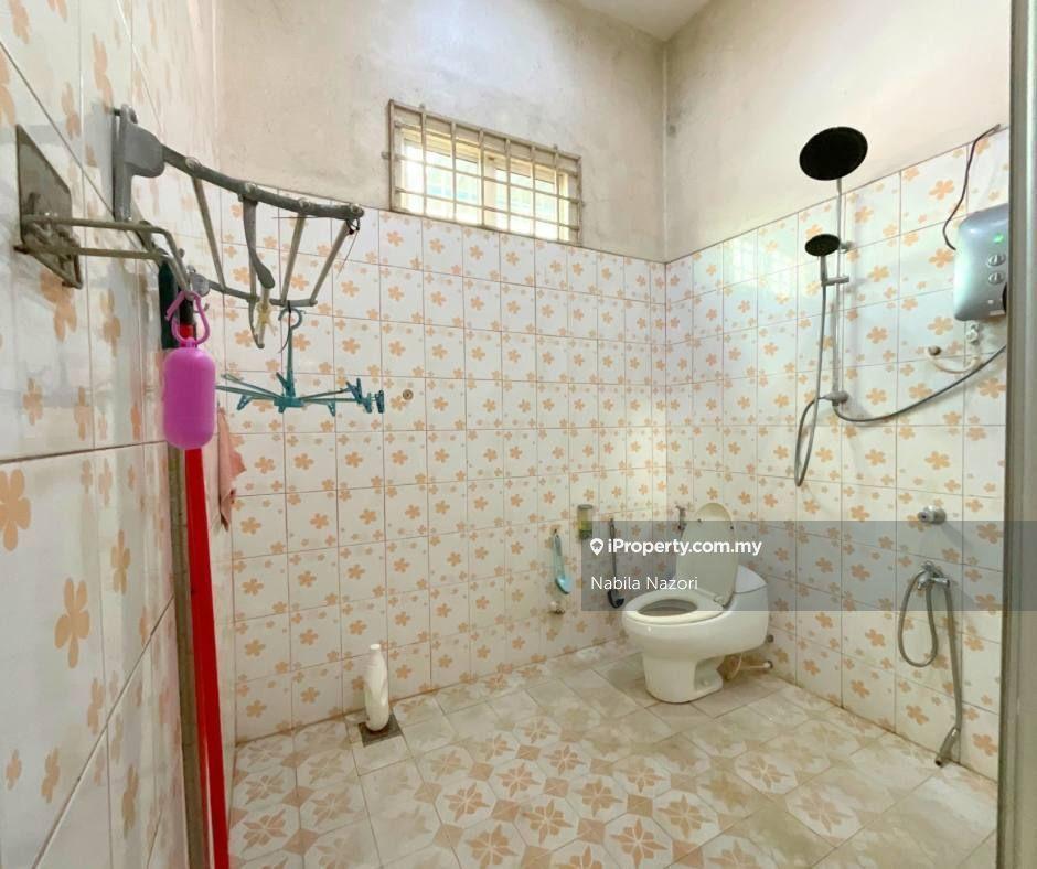 Bungalow House for Sale in Telipot, Kota Bharu by Nabila Nazori - iProperty.com.my