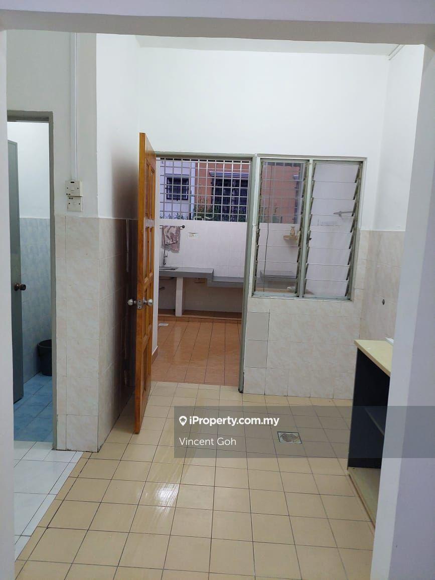 Rumah Berangkai 2 Tingkat untuk Dijual di Taman Lestari Putra, Seri Kembangan oleh Vincent Goh - iProperty.com.my