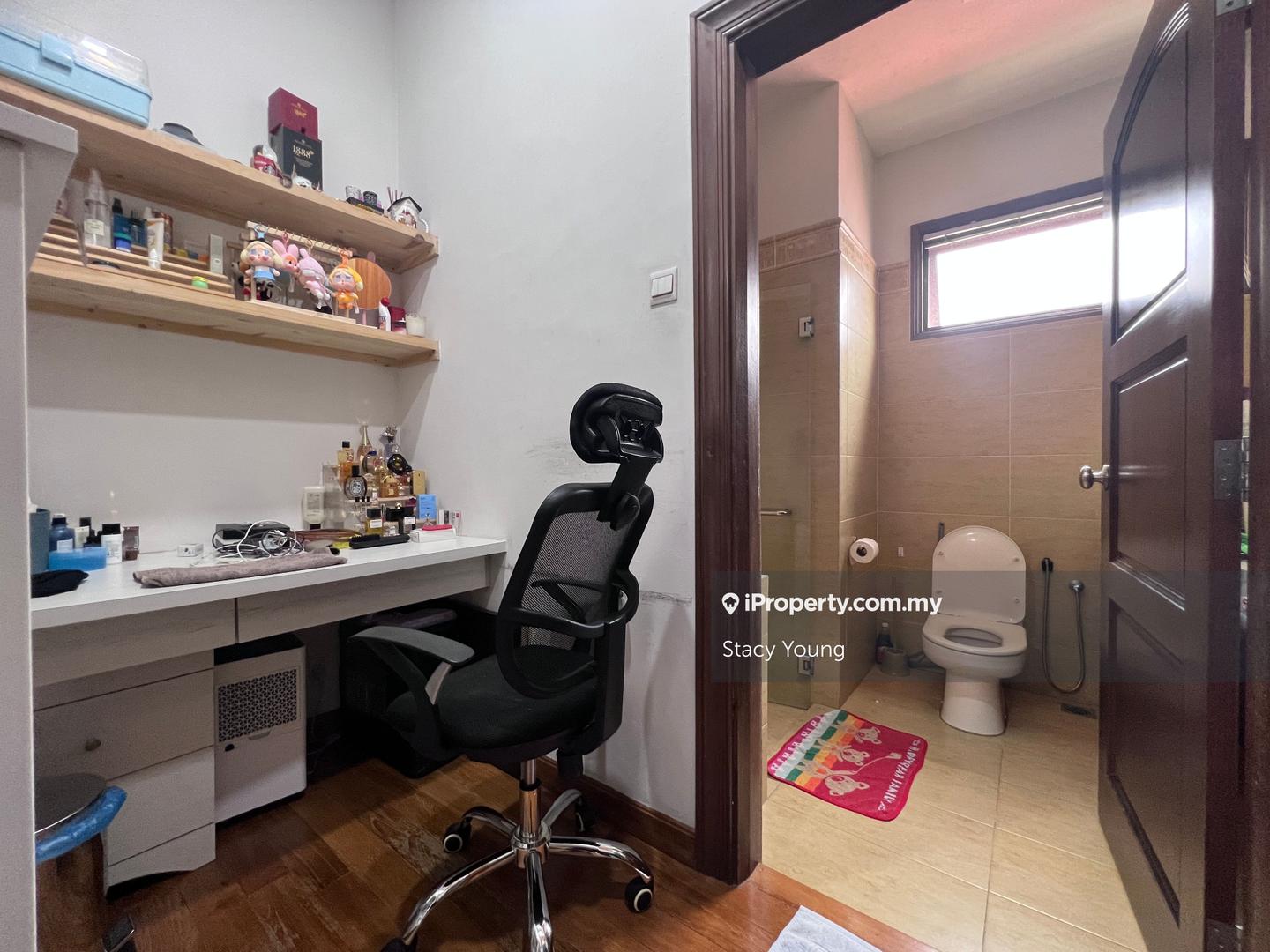 Bungalow House for Sale in Bukit Gita Bayu, Seri Kembangan by Stacy Young - iProperty.com.my