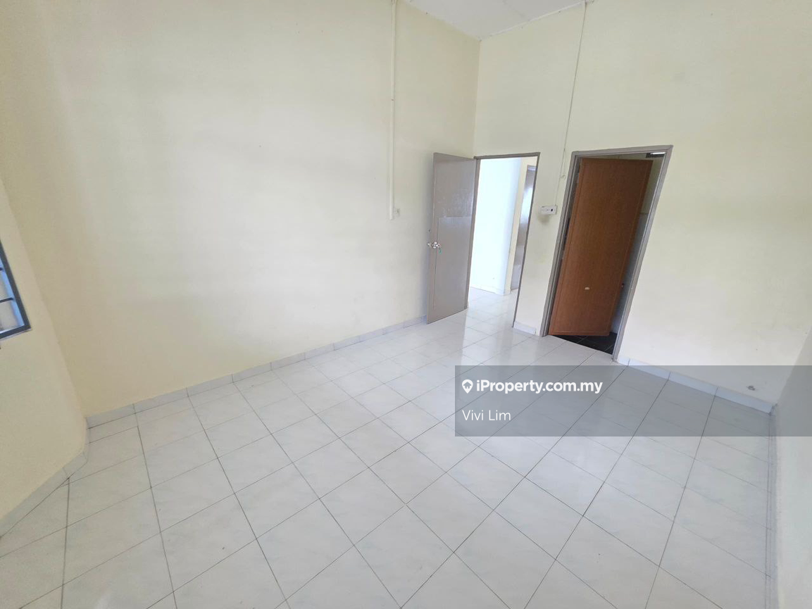 Rumah Berangkai 1 Tingkat untuk Dijual di Taman Sri Kluang, Kluang oleh Vivi Lim - iProperty.com.my