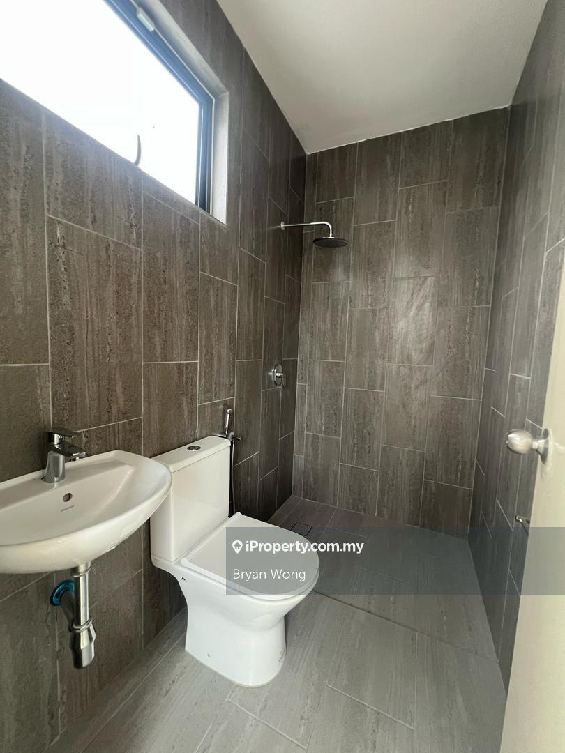 Rumah Berkembar untuk Dijual di Puncak Saujana Heights, Kajang oleh Bryan Wong - iProperty.com.my