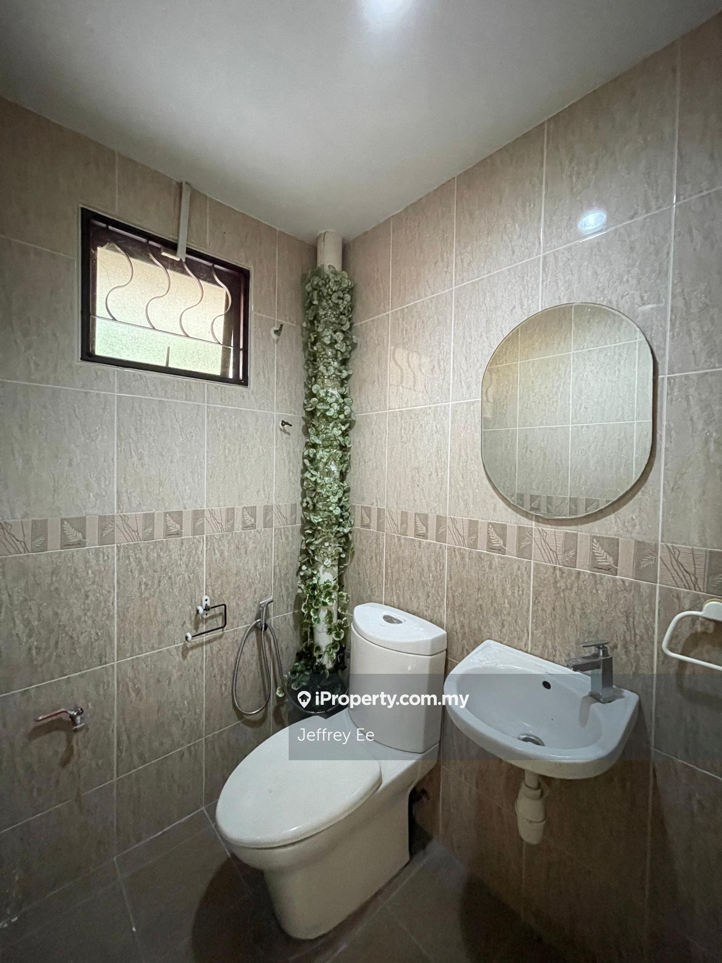 Rumah Berangkai 3 Tingkat untuk Dijual di Sierramas, Sungai Buloh oleh Jeffrey Ee - iProperty.com.my