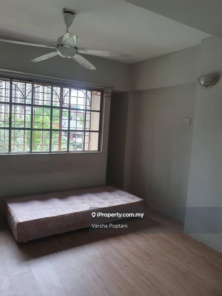 Condominium for Sale in The Pines by Varsha Poptani - iProperty.com.my