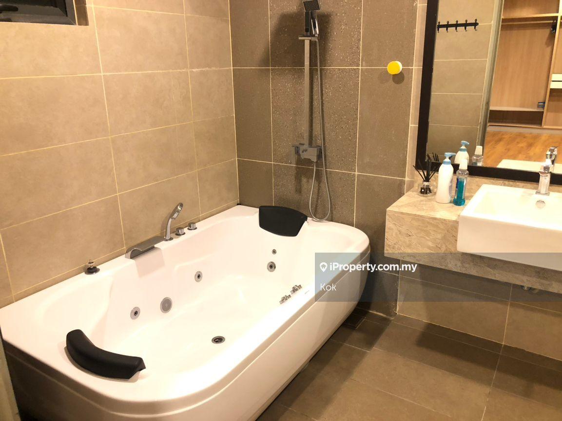 Rumah Berkembar untuk Dijual di Desa Petaling, Kuala Lumpur oleh Kok - iProperty.com.my