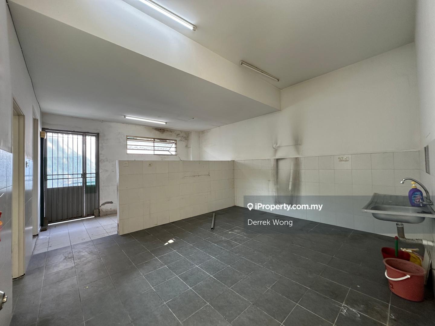 Rumah Berangkai 3 Tingkat untuk Dijual di Taman Nadayu 92, Kajang oleh Derrek Wong - iProperty.com.my