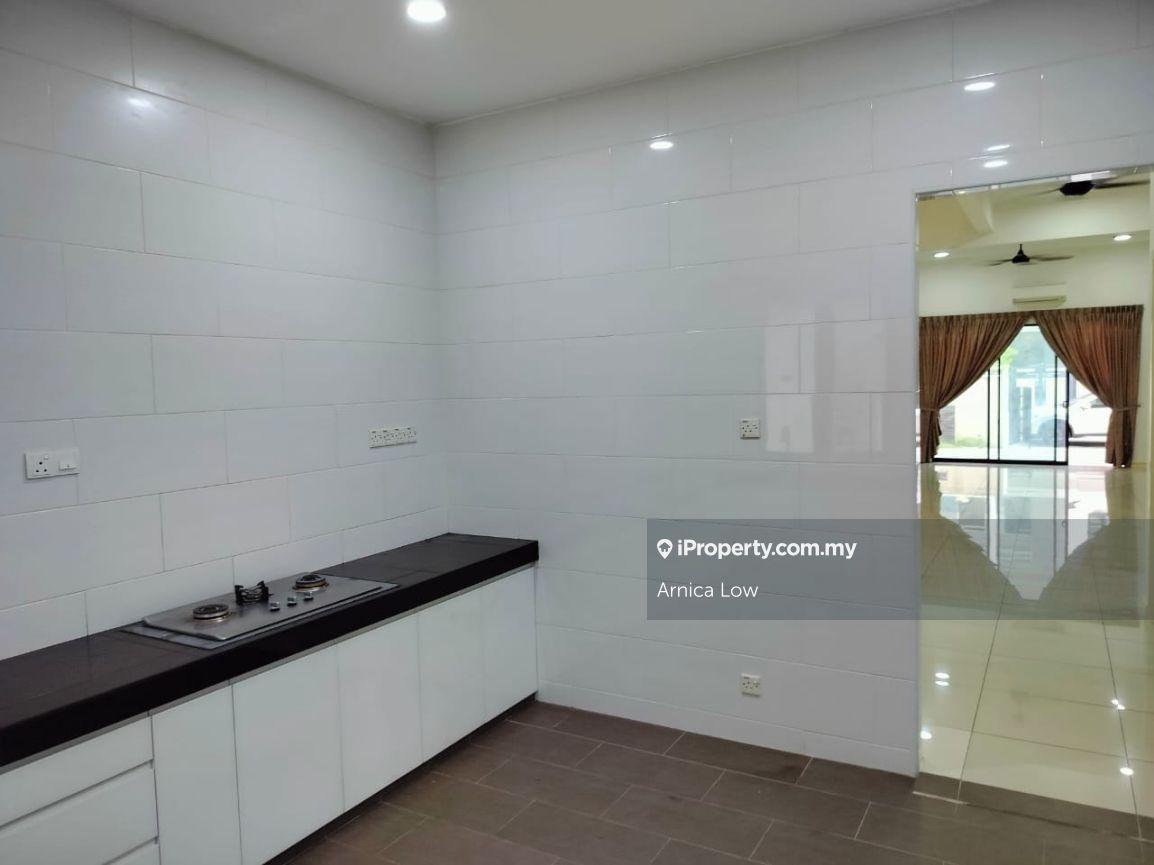 3-storey Terraced House for Sale in 16 Sierra, Puchong by Arnica Low - iProperty.com.my