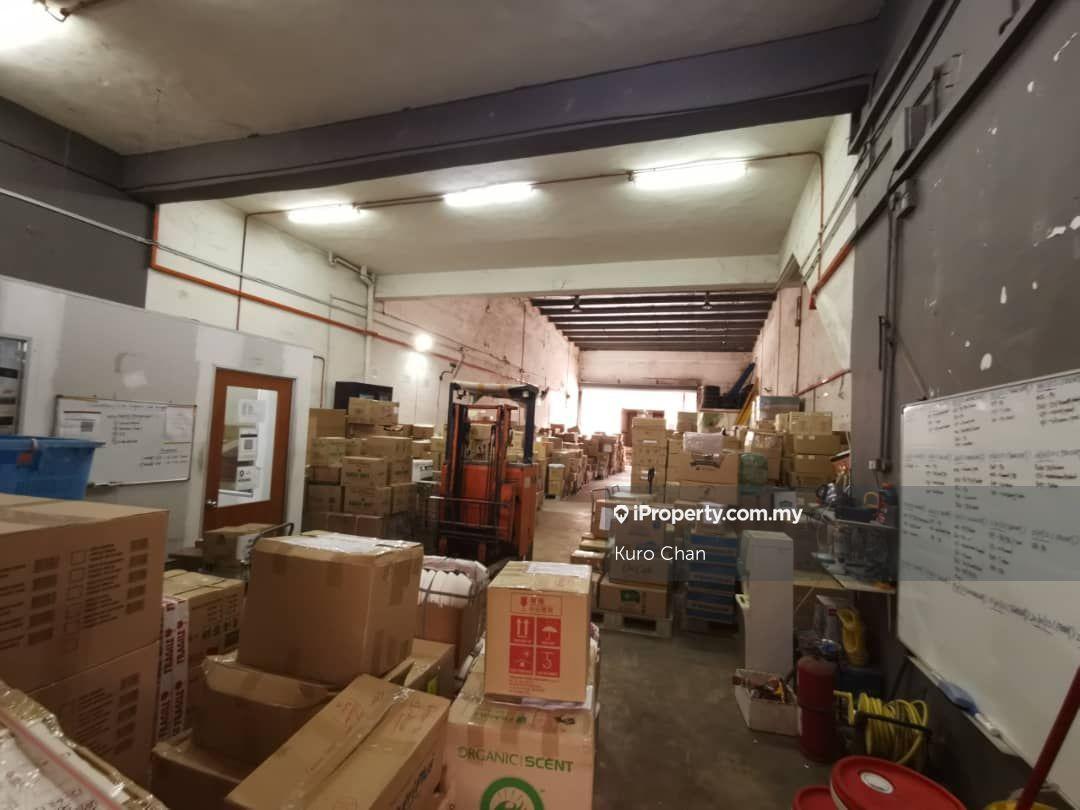 Kilang Teres untuk Dijual di Bukit Puchong, Puchong oleh Kuro Chan - iProperty.com.my