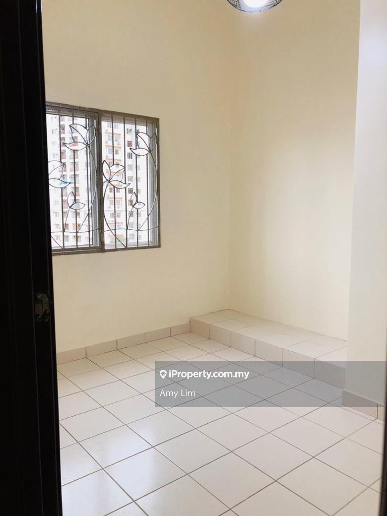 Rumah Berkembar untuk Dijual di Bandar Puteri Puchong, Puchong oleh Amy Lim - iProperty.com.my