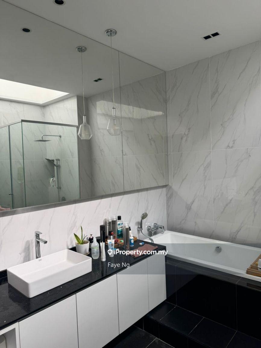 Rumah Teres untuk Dijual di Eco Majestic, Semenyih oleh Faye Ng - iProperty.com.my