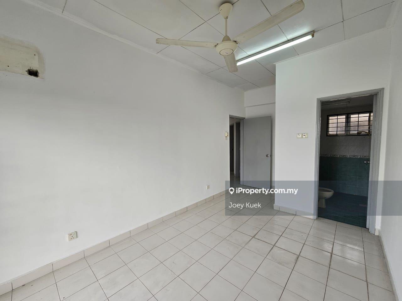 Condominium for Sale in La Vista Condominiums by Joey Kuek - iProperty.com.my