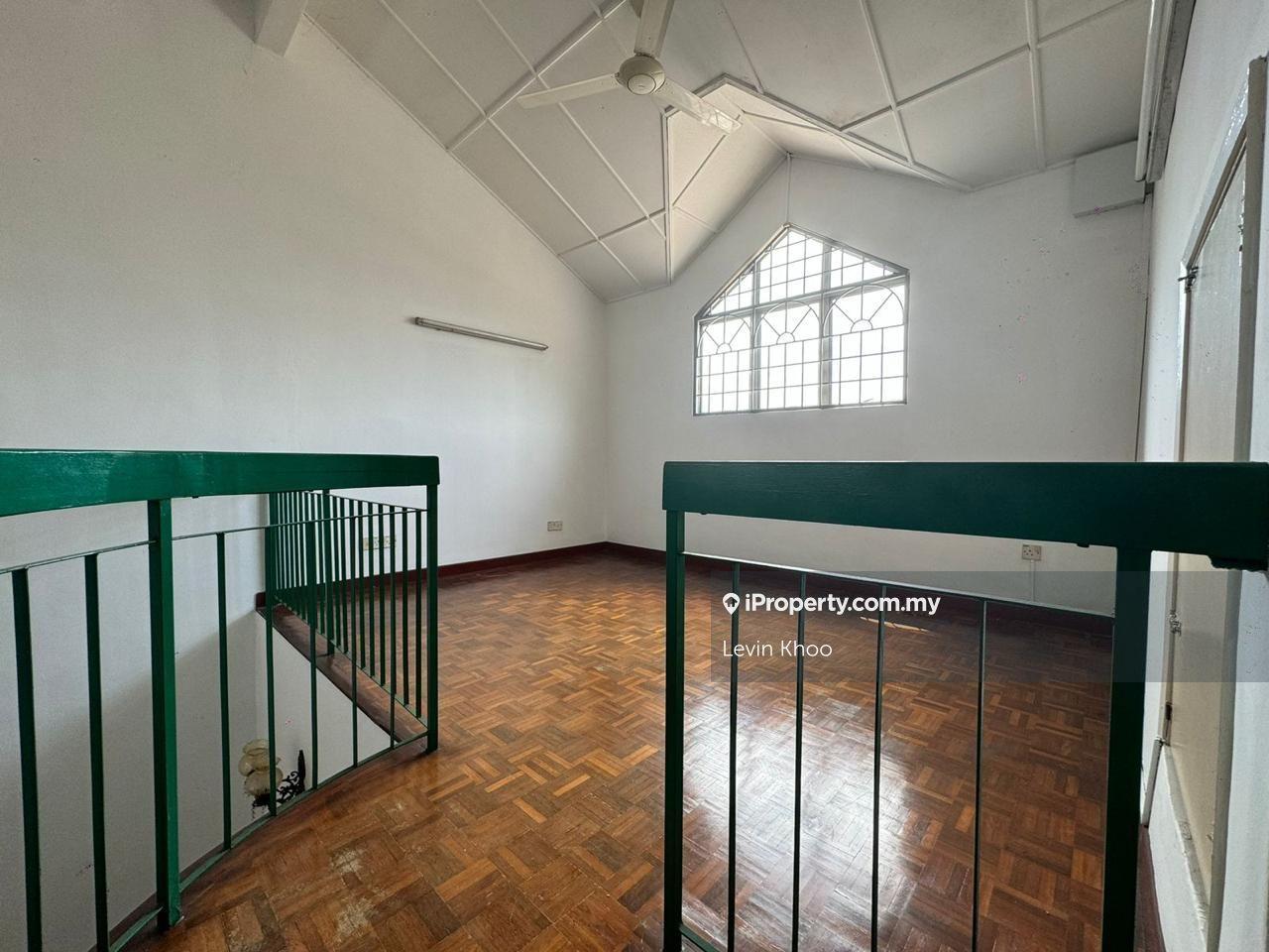 Rumah Berangkai 2.5 Tingkat untuk Dijual di Bandar Country Homes, Rawang oleh Levin Khoo - iProperty.com.my