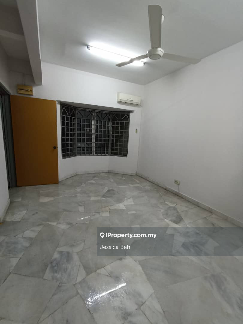 Rumah Berangkai 2 Tingkat untuk Dijual di m43ll, Subang Jaya oleh Jessica Beh - iProperty.com.my