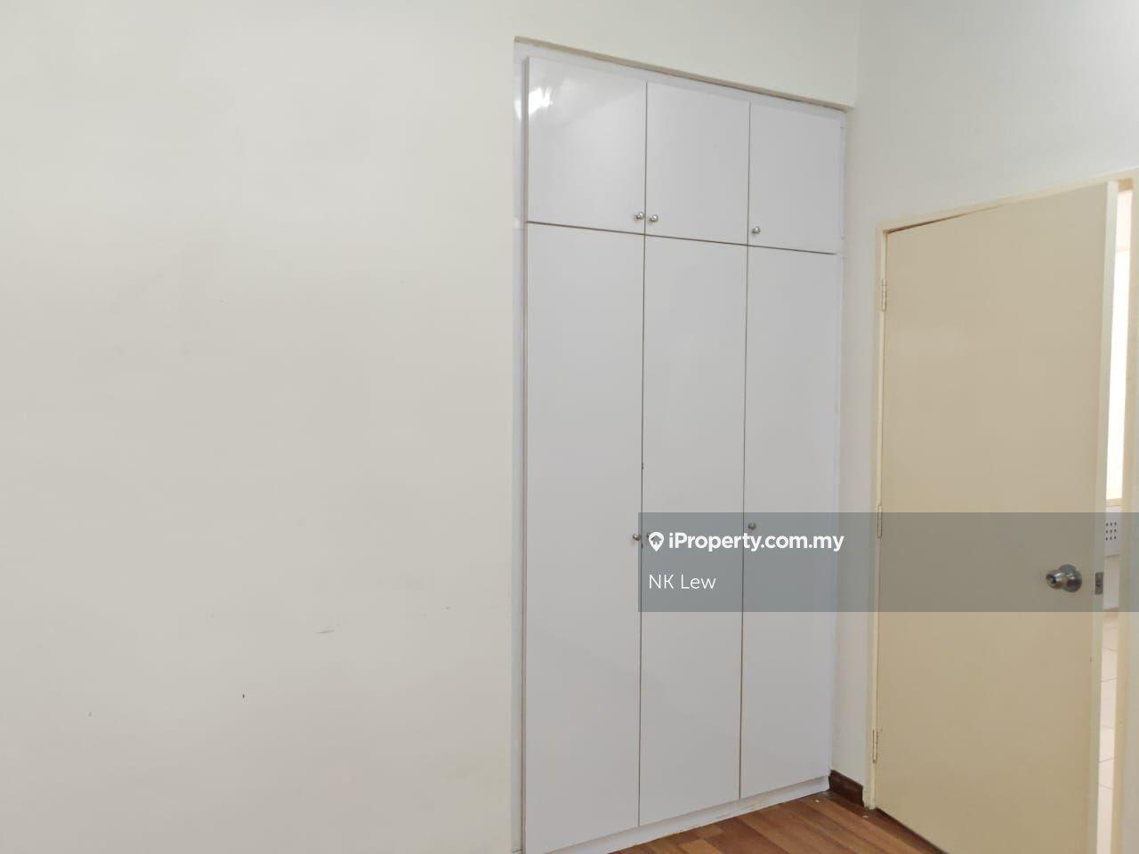 Condominium for Sale in Bayan Villa, Seri Kembangan by NK Lew - iProperty.com.my