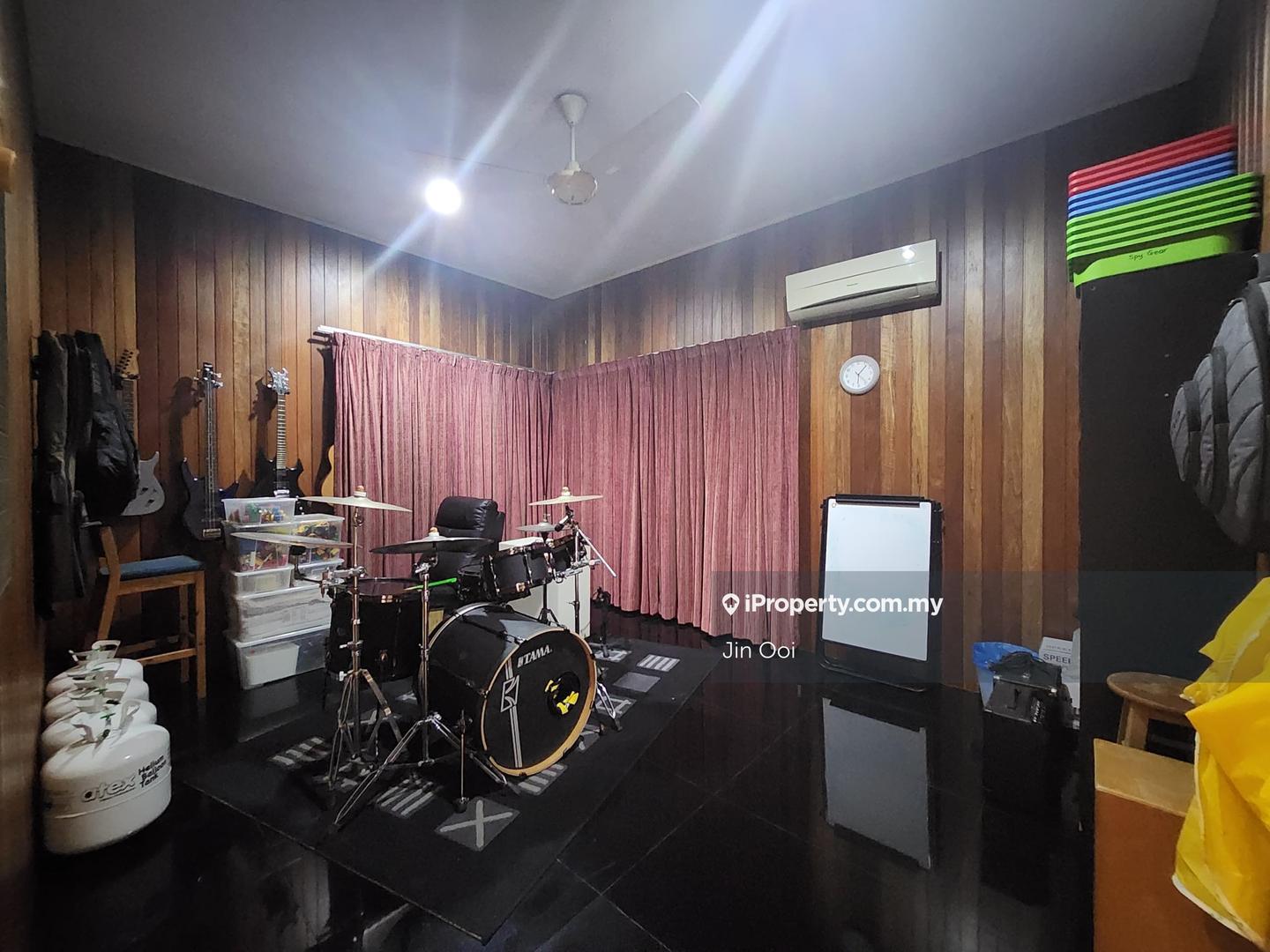 Bungalow House for Sale in Kelana Jaya, Petaling Jaya by Jin Ooi - iProperty.com.my