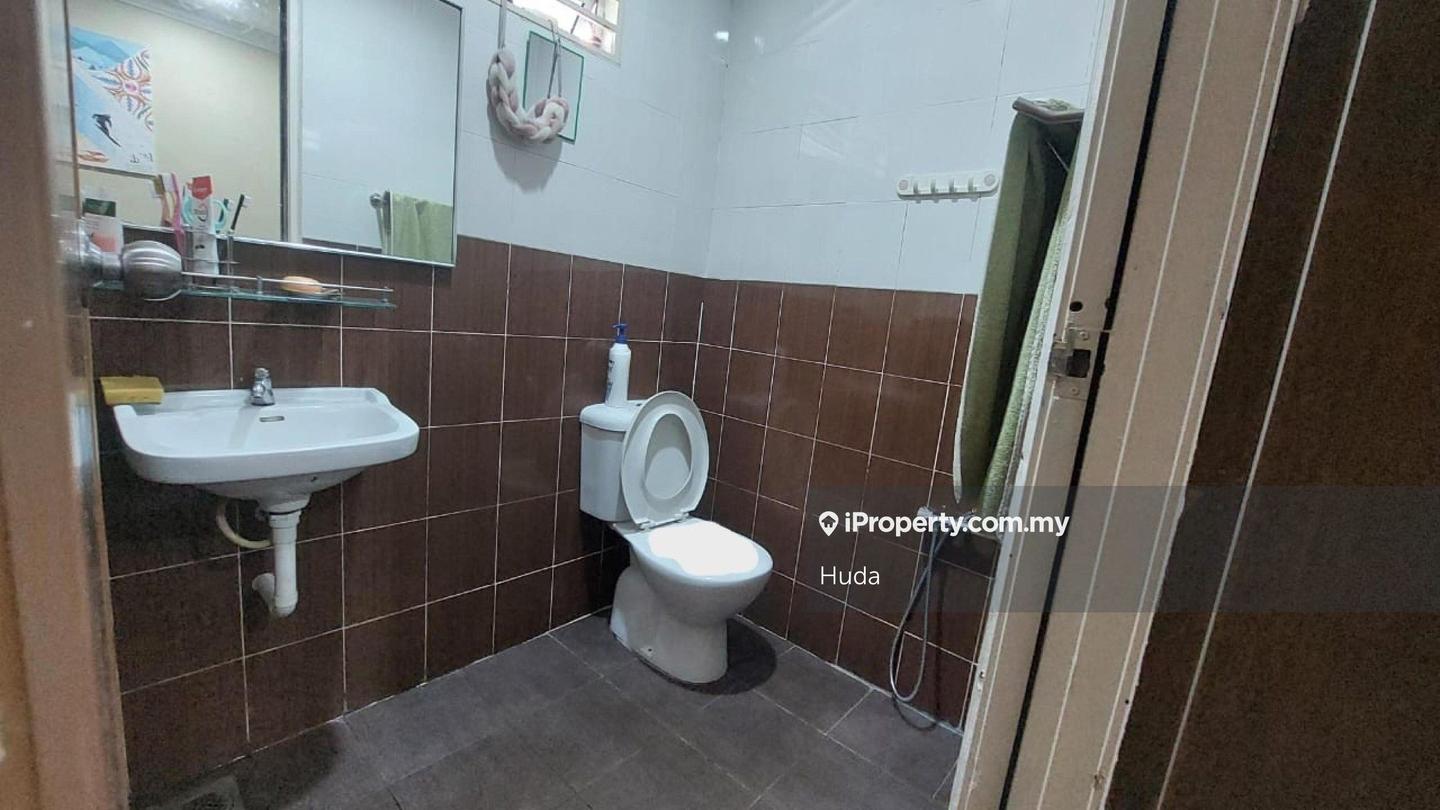 Rumah Berangkai 1 Tingkat untuk Dijual di Seksyen 28, Shah Alam oleh Huda - iProperty.com.my