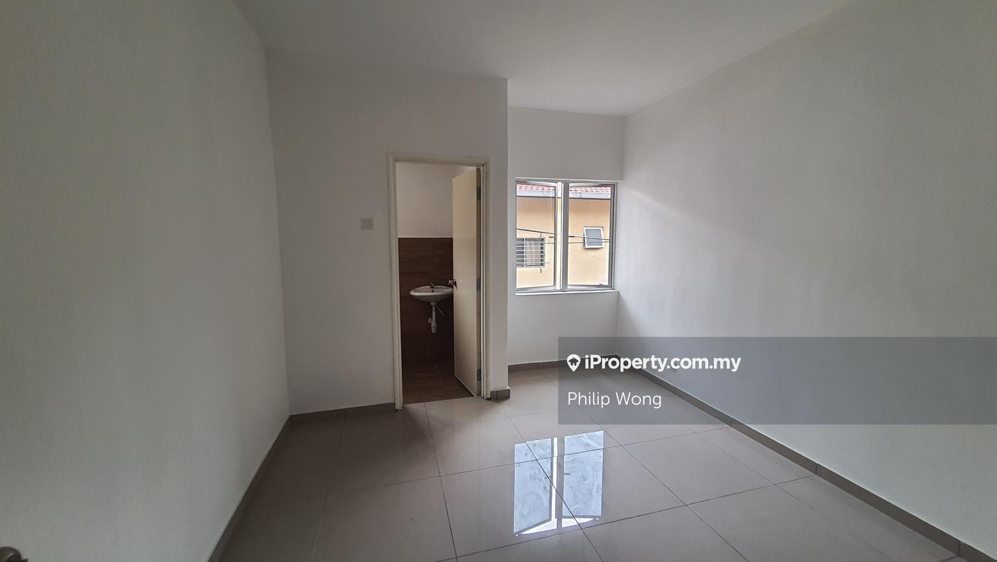 Rumah Berangkai 2 Tingkat untuk Dijual di Taman Serdang Raya, Seri Kembangan oleh Philip Wong - iProperty.com.my