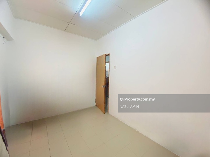 Pangsapuri untuk Dijual di Saujana Ria / Sri Saujana oleh NAZLI AMIN - iProperty.com.my