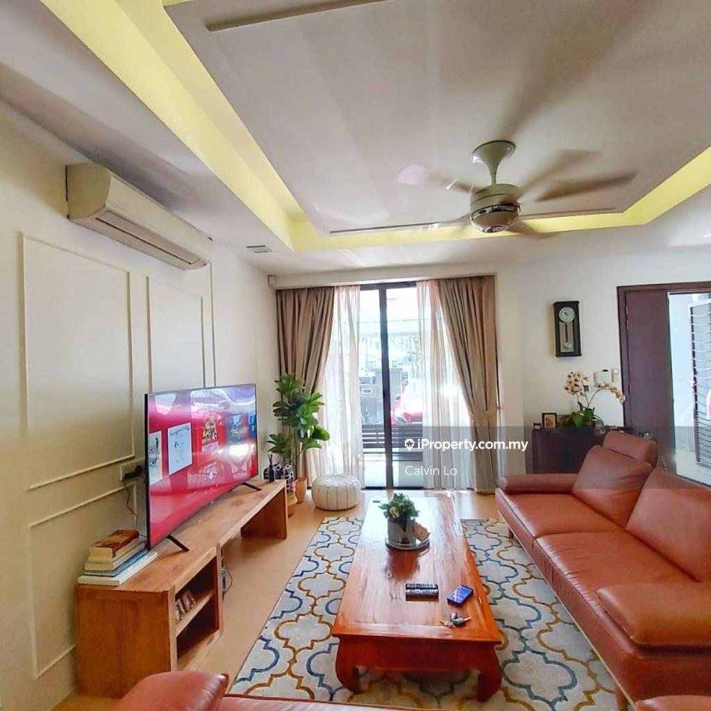 Rumah Berangkai 3 Tingkat untuk Dijual di Kinrara Residence, Puchong oleh Calvin Lo - iProperty.com.my