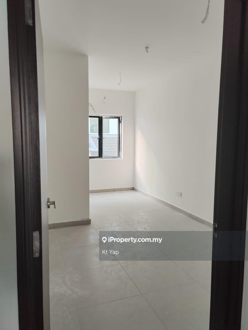 Rumah Berangkai 3 Tingkat untuk Dijual di Residensi Bukit Orkid, Orchid Hills, Cheras Batu 9, Cheras oleh Kt Yap - iProperty.com.my