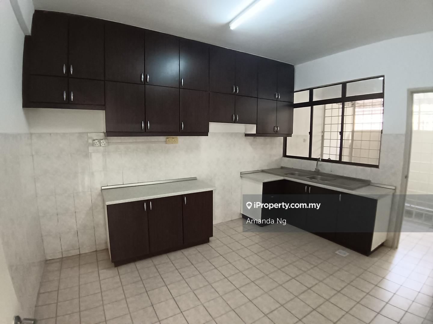 Rumah Berkembar untuk Disewa di Bandar Utama 11, Bandar Utama oleh Amanda Ng - iProperty.com.my