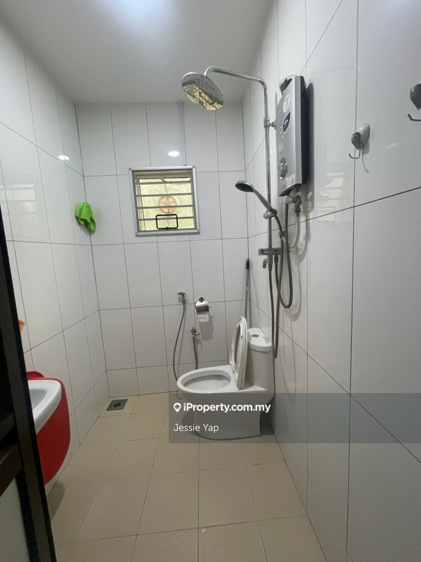 Rumah Berkembar untuk Dijual di Taman Bukit Serdang, Seri Kembangan oleh Jessie Yap - iProperty.com.my