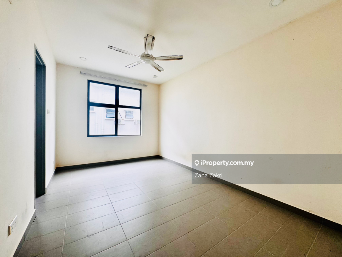 Rumah Berangkai 3 Tingkat untuk Dijual di TAMAN UKAY TROPIKA, Ampang oleh Zana Zakri - iProperty.com.my