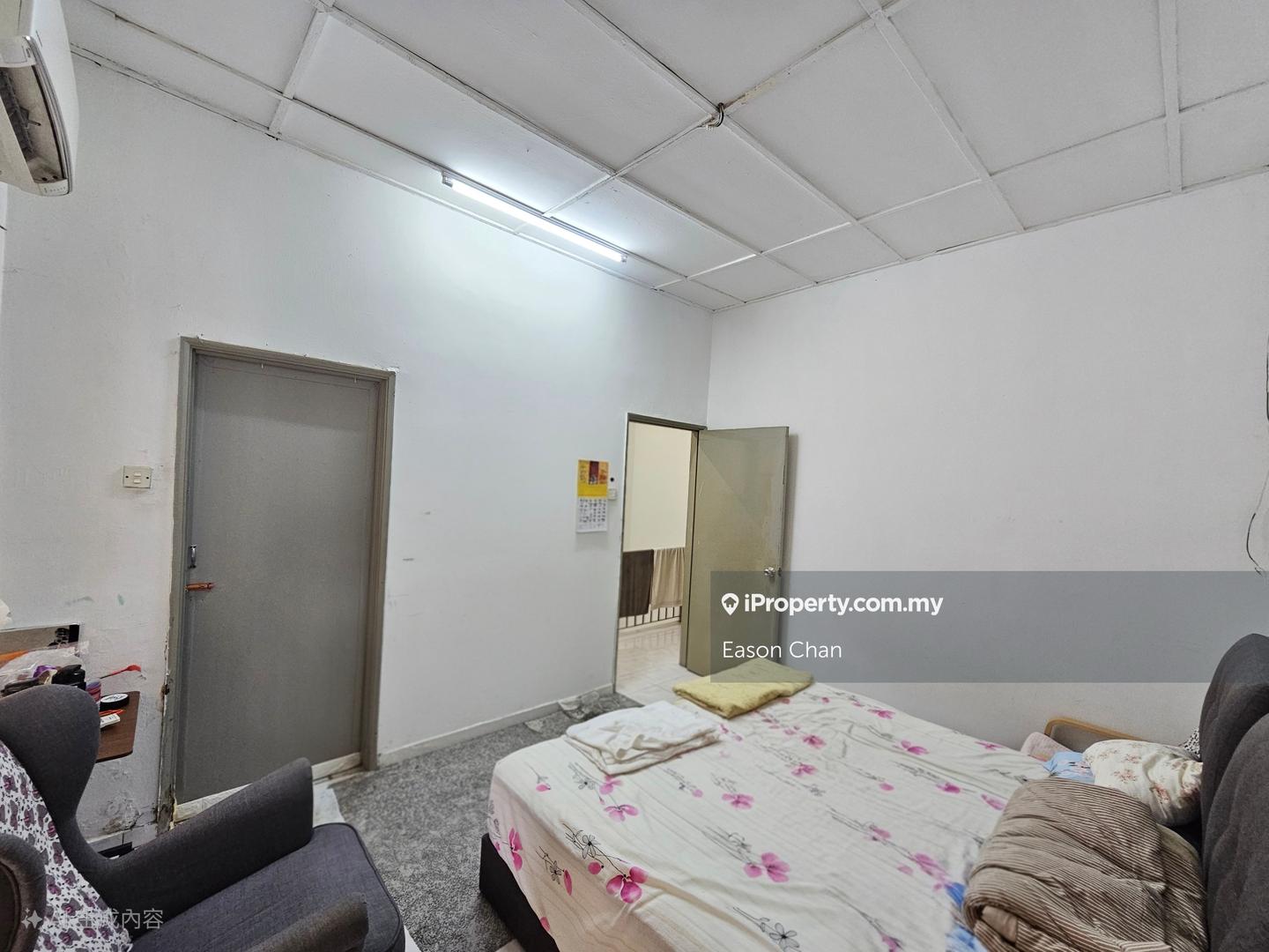 Rumah Berangkai 2 Tingkat untuk Dijual di Taman Desa Serdang, Seri Kembangan oleh Eason Chan - iProperty.com.my