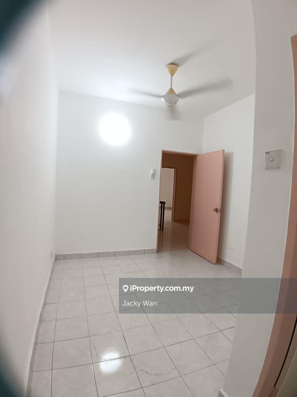 Rumah Berangkai 2 Tingkat untuk Dijual di Taman Putra Impiana, Puchong oleh Jacky Wan - iProperty.com.my