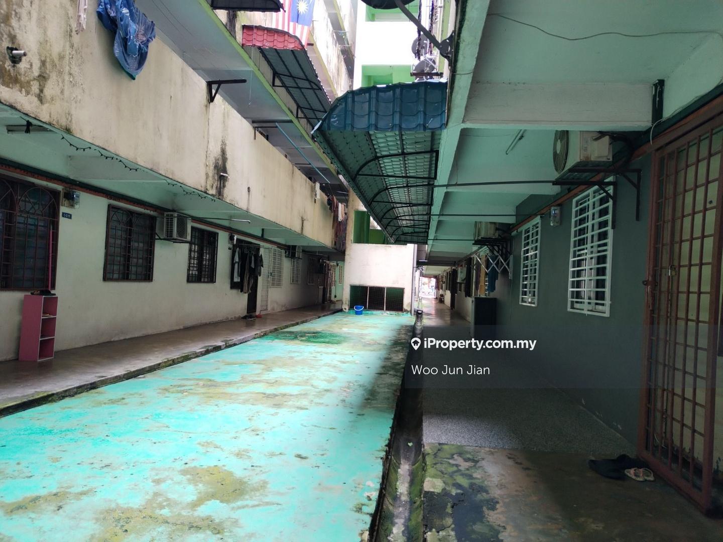 Rumah Pangsa untuk Dijual di Taman Subang Perdana oleh JJ Woo - iProperty.com.my