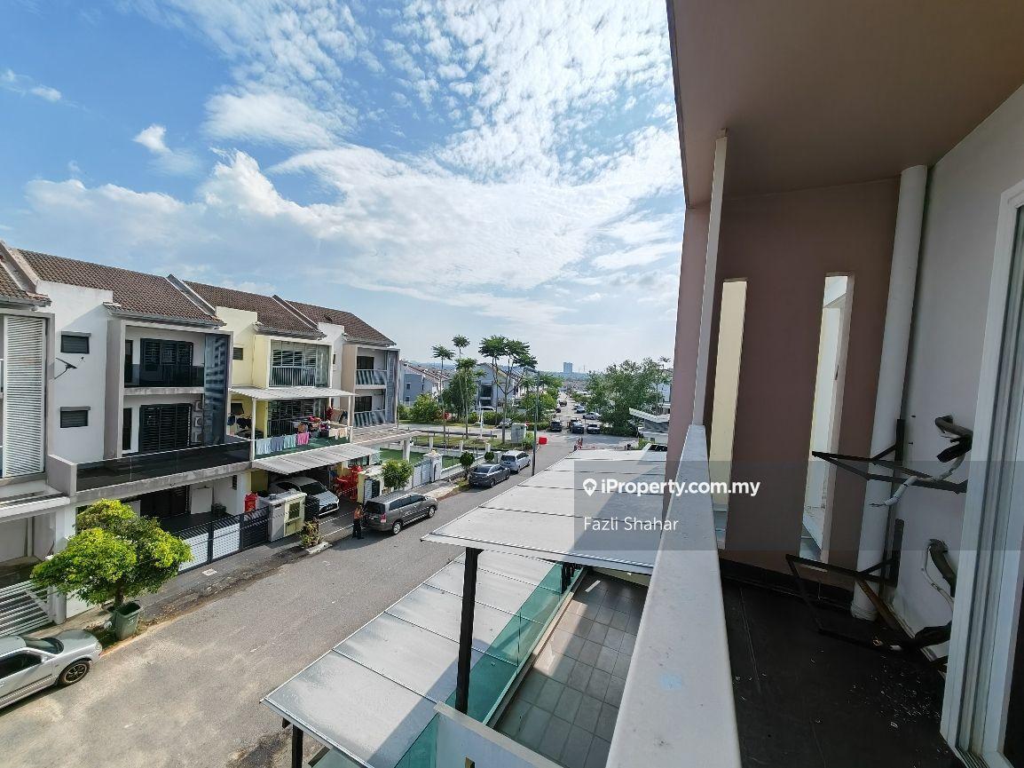 Rumah Berangkai 2.5 Tingkat untuk Dijual di Abadi Heights, Puchong oleh Fazli Shahar - iProperty.com.my