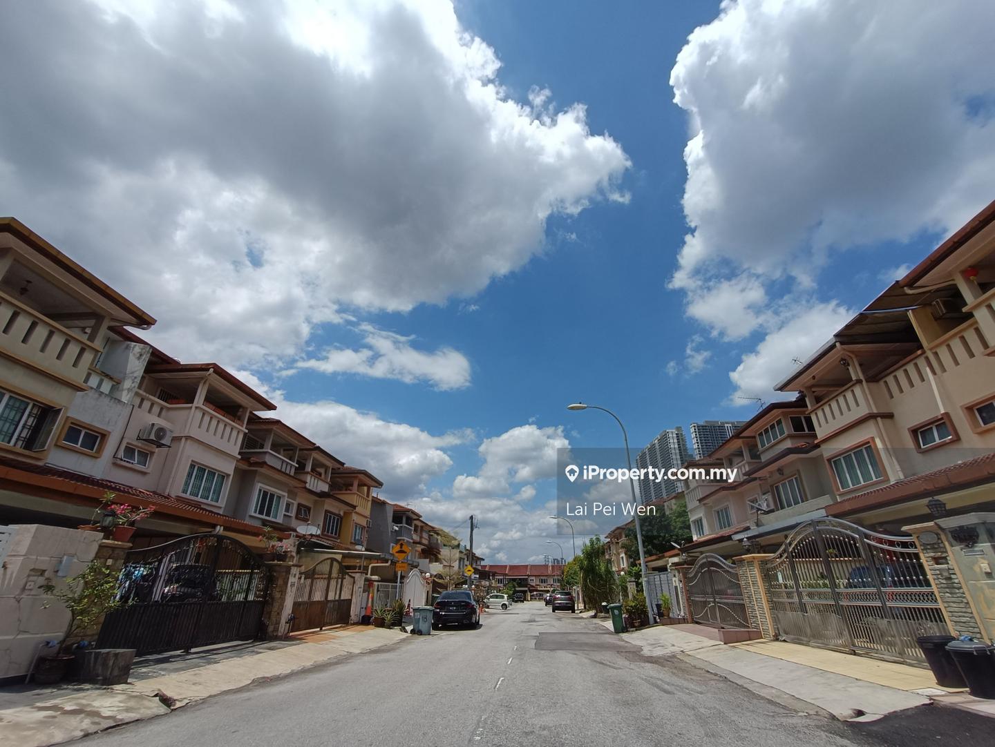 Rumah Berangkai 3 Tingkat untuk Dijual di Taman Megah, Taman Petaling, Kepong Baru, Kepong oleh Lai Pei Wen - iProperty.com.my