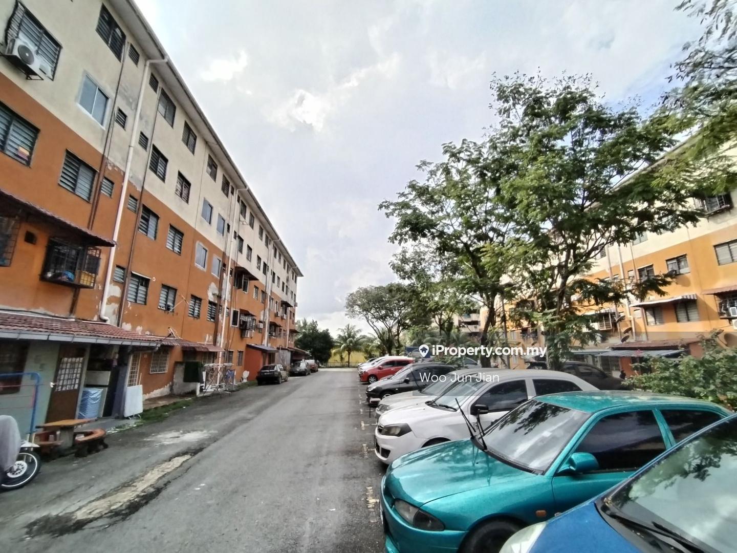 Rumah Pangsa untuk Dijual di Taman Subang Perdana oleh JJ Woo - iProperty.com.my