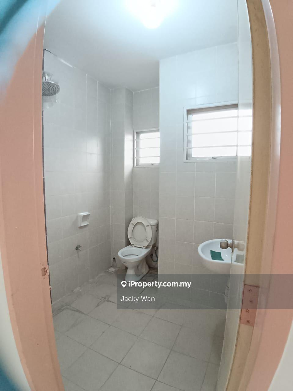 Rumah Berangkai 2 Tingkat untuk Dijual di Taman Putra Impiana, Puchong oleh Jacky Wan - iProperty.com.my