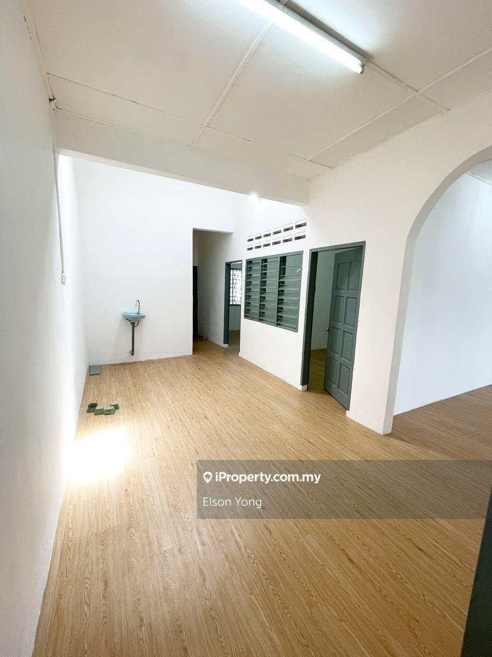 Rumah Berangkai 1 Tingkat untuk Dijual di Taman Hajiad, Tmn Bilal, Bukit Pasir, Batu Pahat oleh Elson Yong - iProperty.com.my