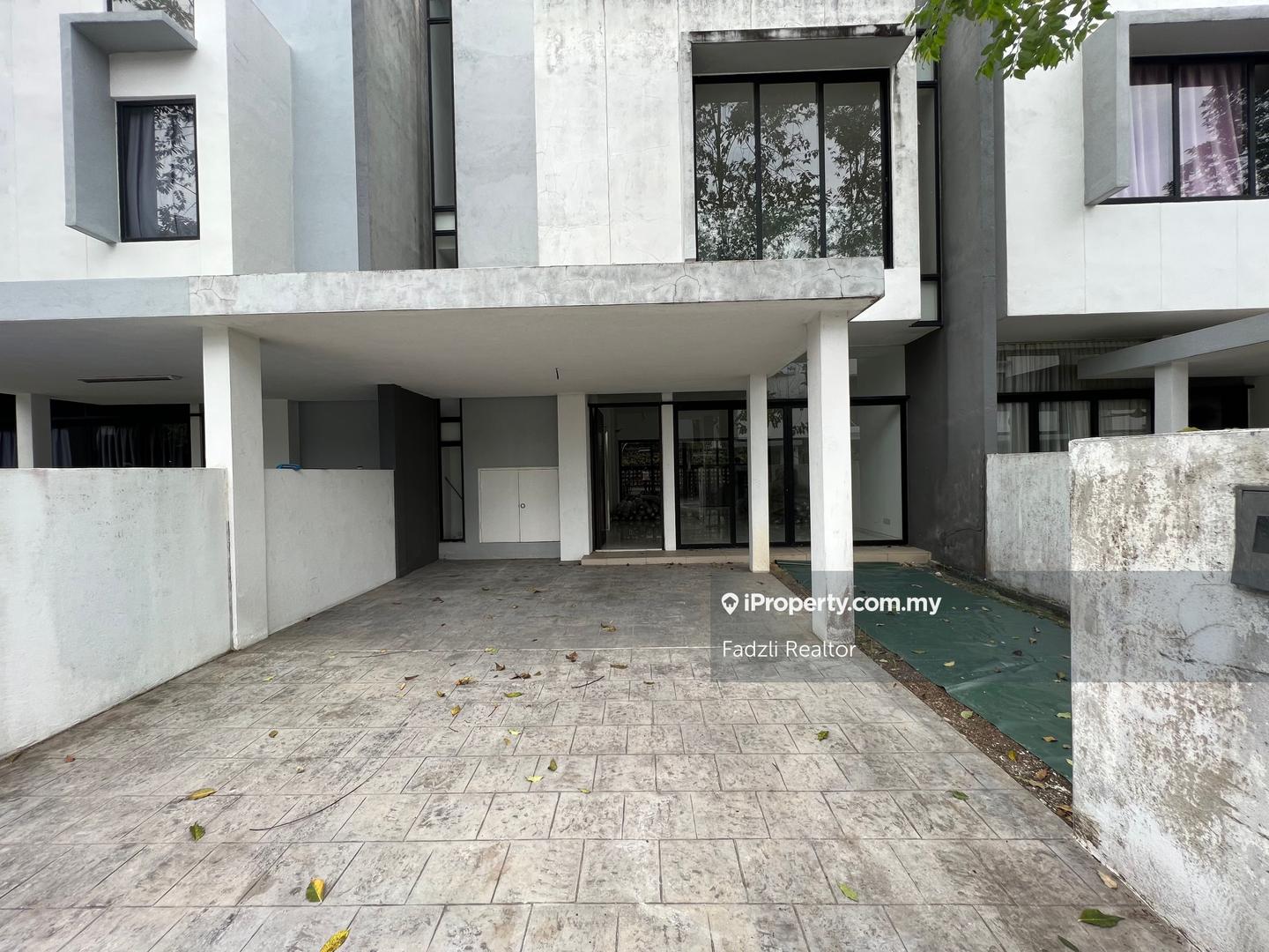 3-storey Terraced House for Sale in Seri Kembangan, Selangor by Fadzli Realtor - iProperty.com.my